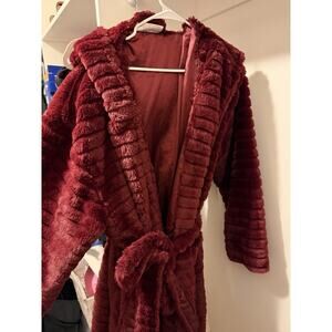 MINKY COUTURE Burgundy RED Hooded Bath Robe Plush RARE Medium Large NWOT